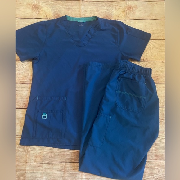 Carhartt Other - Carhartt Scrub Set